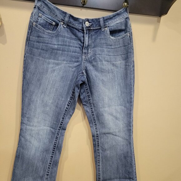 Maurices Denim - VERY NICE Maurice's jeans size 14W Long